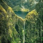 Sutherland Falls και Lake Quill.  Νέα Ζηλανδία...