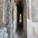 Και αυτό είναι ένα στενό δρομάκι στο μεσαιωνικό χωριό Πυργί της Χίου που θα σε ...