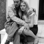 Ο Τζόνι Ντεπ και η Κέιτ Μος γνωρίστηκαν το 1994 στο μοντέρνο Caf Tabac της Νέας Υόρκης...