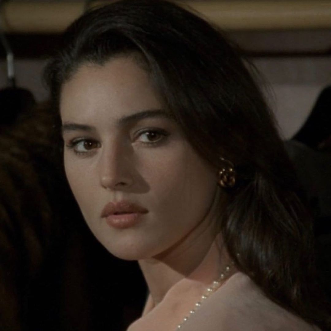 Η Μόνικα Μπελούτσι στην ταινία «La Riffa», 1991... 2