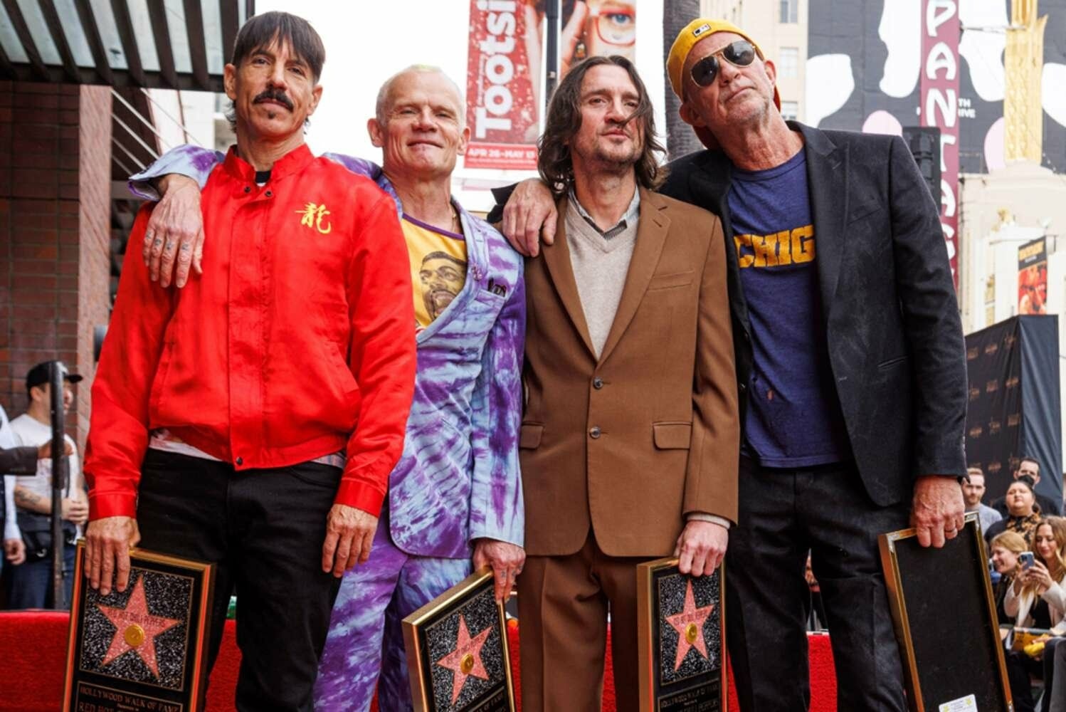 Οι Red Hot Chili Peppers απέσπασαν ένα αστέρι στη Λεωφόρο της Δόξας του Χόλιγουν... 3