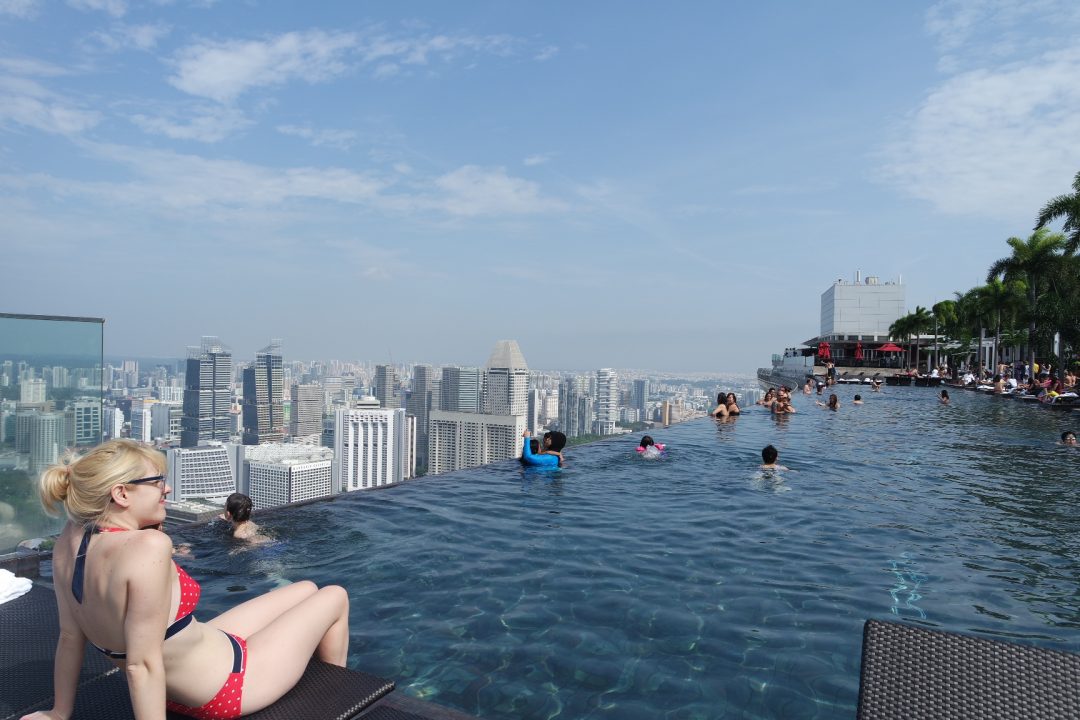 Πισίνα στον 57ο όροφο του καζίνο Marina Bay Sands στη Σιγκαπούρη 2