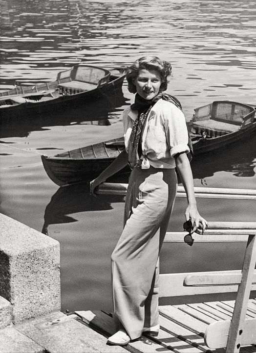 Rita Hayworth (1947) .... 1