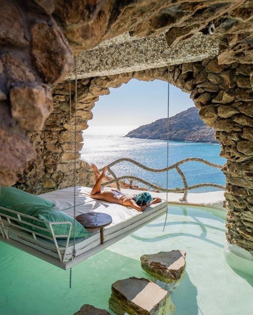 Ας ξυπνήσουμε στα ελληνικά νησιά ​ instagram.com/calilo_ios #greece #greecest... 1