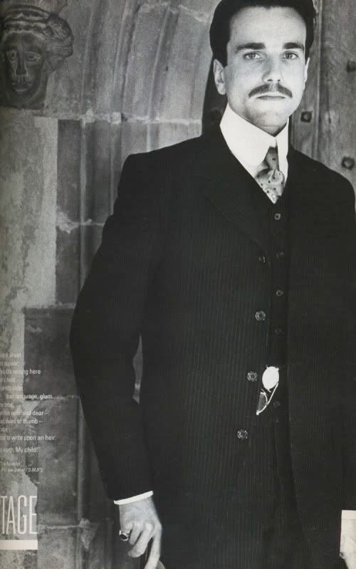 Ο Daniel Day Lewis στα γυρίσματα της ταινίας «Room with a View». Από τη Vogue UK, Σεπτέμβριος 1985... 1
