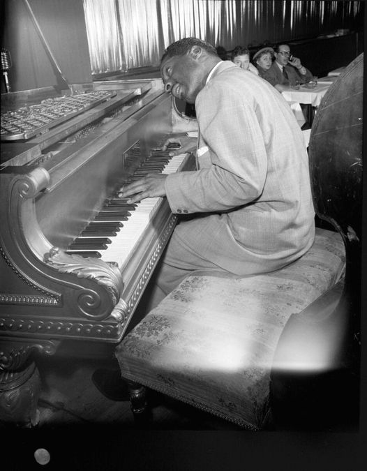 Ο πιανίστας και συνθέτης της Jazz Erroll Garner (15 Ιουνίου 1921 - 2 Ιανουαρίου 1977) που έγραψε... 1