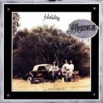 Σαν σήμερα το 1974, η Αμερική κυκλοφόρησε το άλμπουμ "Holiday"...