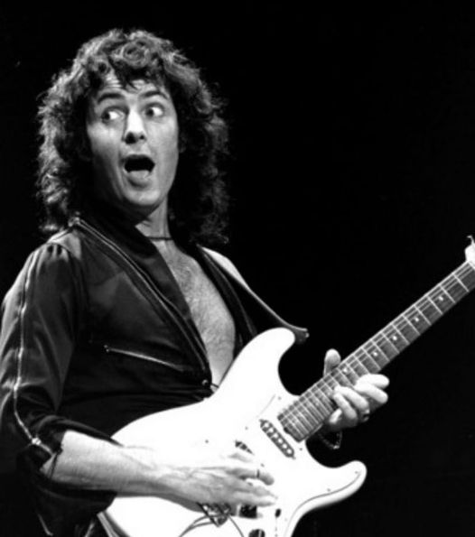 Σαν χθες, 7 Απριλίου 1975, ο Ritchie Blackmore (Ρίτσι Μπλάκμορ), κιθαρίστας των ... 1