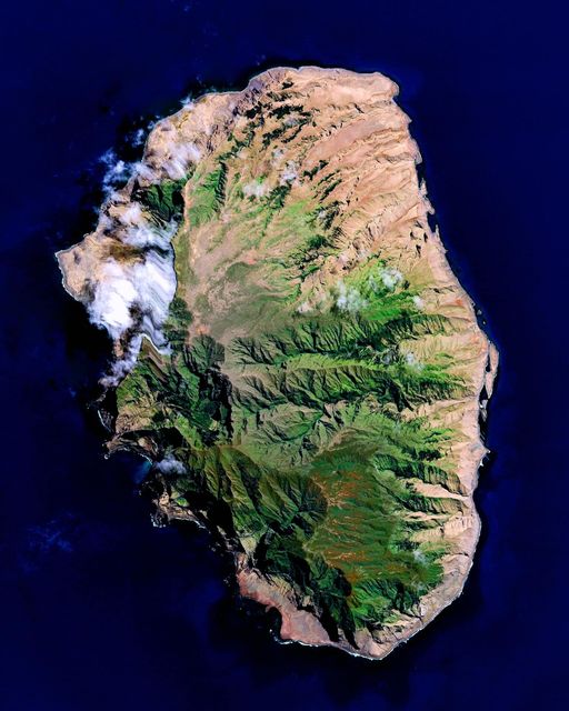 Το νησί Alejandro Selkirk, παλαιότερα γνωστό ως Más Afuera (Μακριά έξω στη θάλα... 1