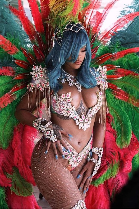 Rihanna... 1