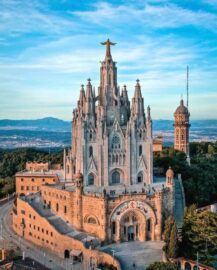 Ναός της Ιερής Καρδιάς του Ιησού, Μικρή Βασιλική στη Βαρκελώνη, Ισπανία - Φωτογραφία...