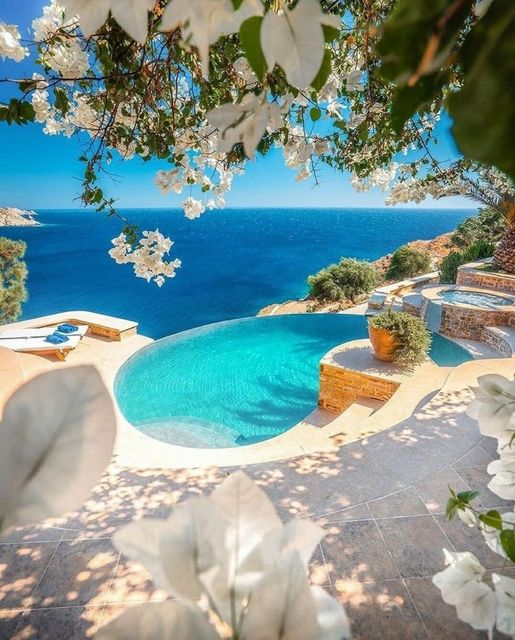 Ίος, Ελλάδα @adrianbaias #ios #iosisland #iosgreece #luxuryvilla #cyclad... 1
