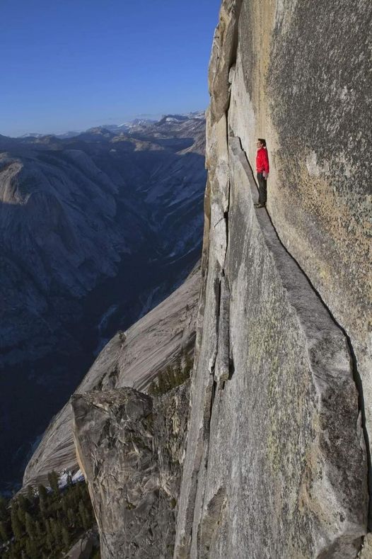 Το "Thank God Ledge" στο Εθνικό Πάρκο Yosemite της Καλιφόρνια.... 1