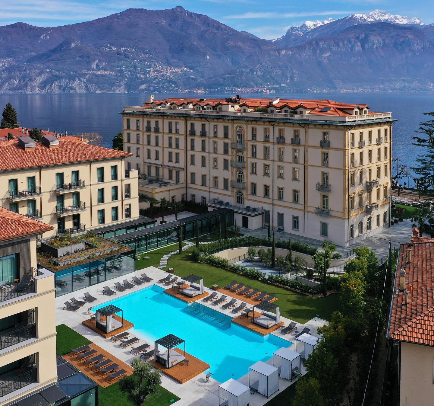 Το όμορφο @grandhotelvictoriamenaggio βρίσκεται ακριβώς στη λίμνη Κόμο... 1