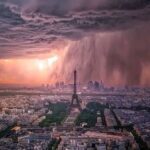 Τρομακτική βροχερή διάθεση στο Παρίσι... από: @Brent Shavnore...
