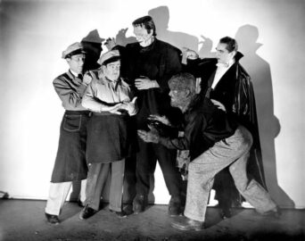 Ο Abbot και ο Costello συναντούν τον Frankenstein (1948).  Ο Bela Lugosi, ο Lon Chaney Jr. και ο Gle...