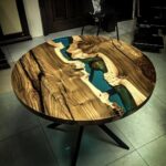 Στρογγυλά Τραπέζια από ξύλο και εποξειδική από την @forza_fratelli [IG]...