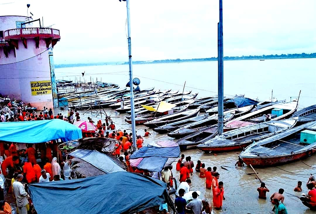Varanasi, India. μία πόλη 2 εκατομμυρίων κατοίκων κτισμένη στη δυτική όχθη του Γάγγη 4