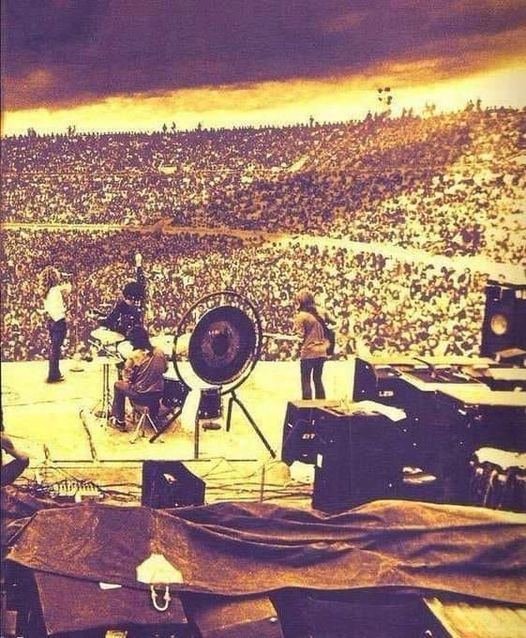 Led Zeppelin (Μελβούρνη, 1972)... 16