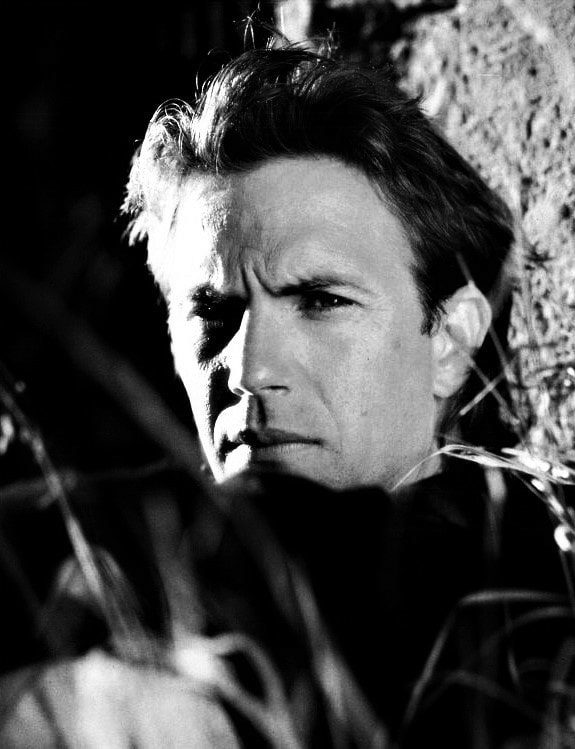 Ο Kevin Costner φωτογραφήθηκε από τον Greg Gorman, 1988.... 1