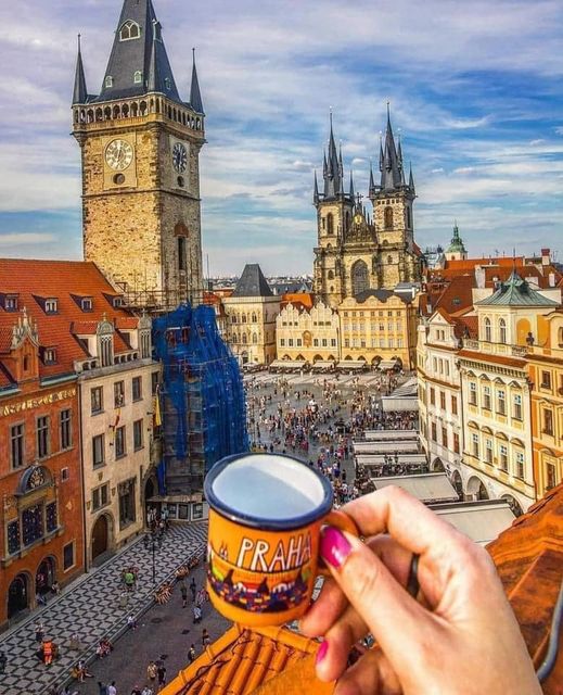 Πράγα, Τσεχία : [instagram.com/ournextflight]... 1