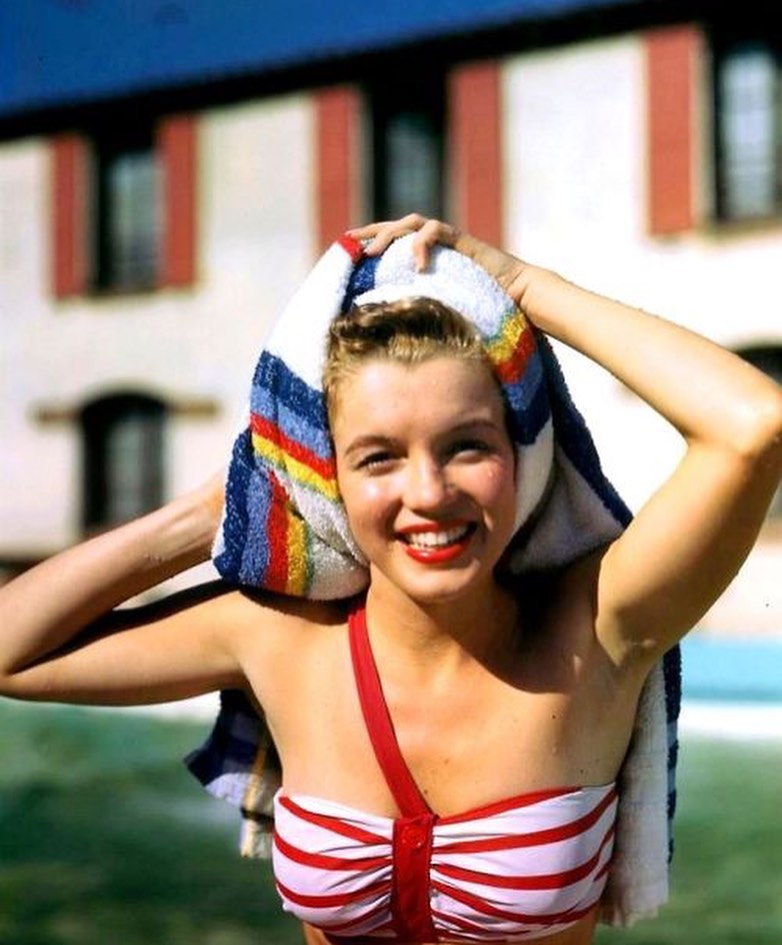 Η #MarilynMonroe φωτογραφήθηκε από τον Richard C. Miller το 1946.... 2