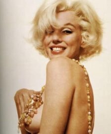 Η Marilyn Monroe (γεννημένη Norma Jeane Mortenson, 1 Ιουνίου 1926 – 4 Αυγούστου 1962) ήταν...