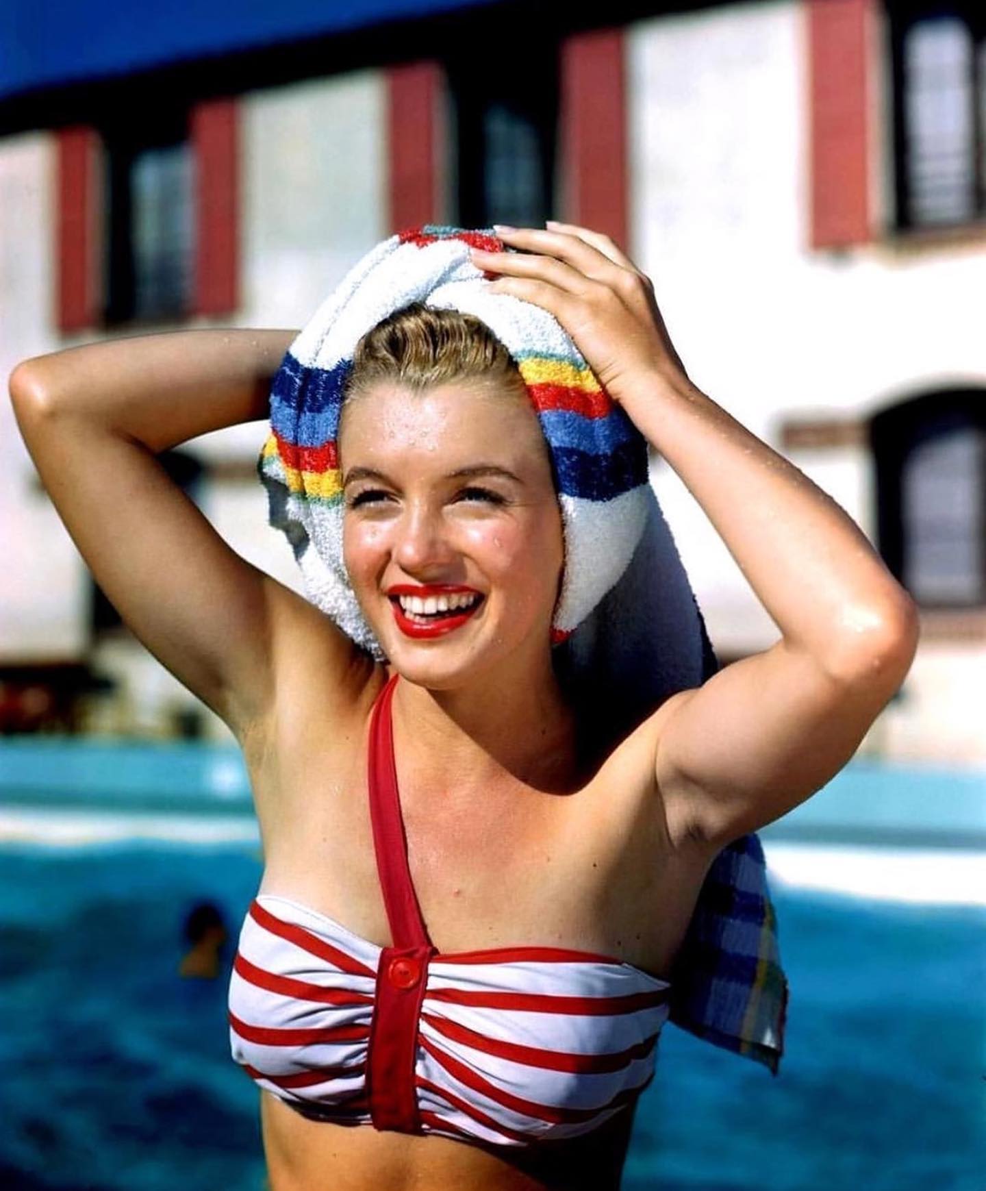 Η #MarilynMonroe φωτογραφήθηκε από τον Richard C. Miller το 1946.... 1