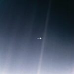 Φωτογραφία της Γης με τίτλο «χλωμή μπλε κουκκίδα» η οποία αποτυπώθηκε από την δι