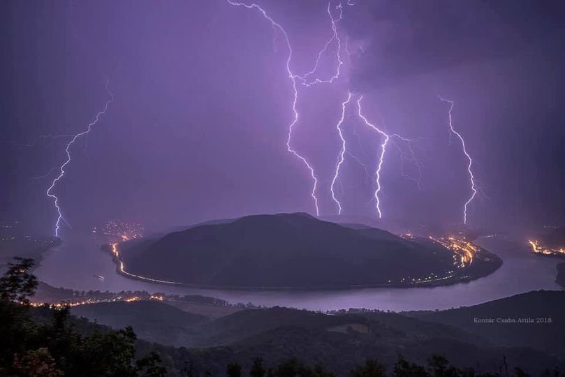 Εικόνα της χρονιάς 2018: Καταιγίδα στη στροφή του Δούναβη 1