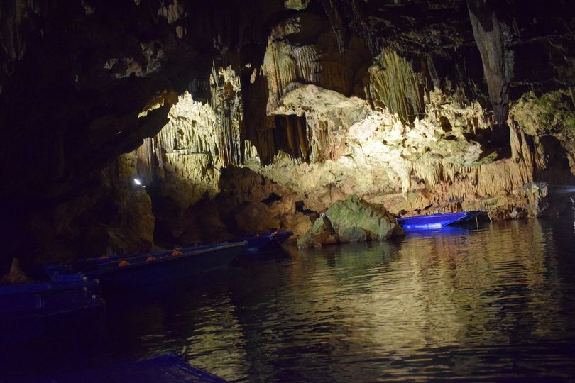 Το εντυπωσιακό σπήλαιο του Διρού...... 1