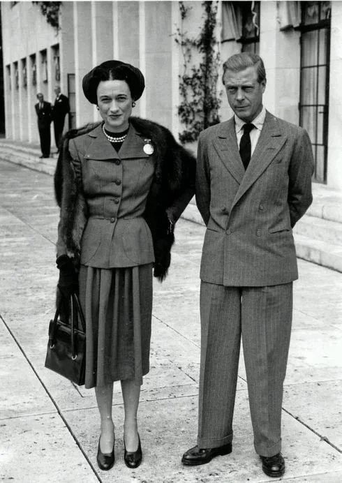 Ο βασιλιάς Εδουάρδος VIII παραιτήθηκε το 1936 επειδή ήθελε να παντρευτεί μια Αμερικανίδα… 1