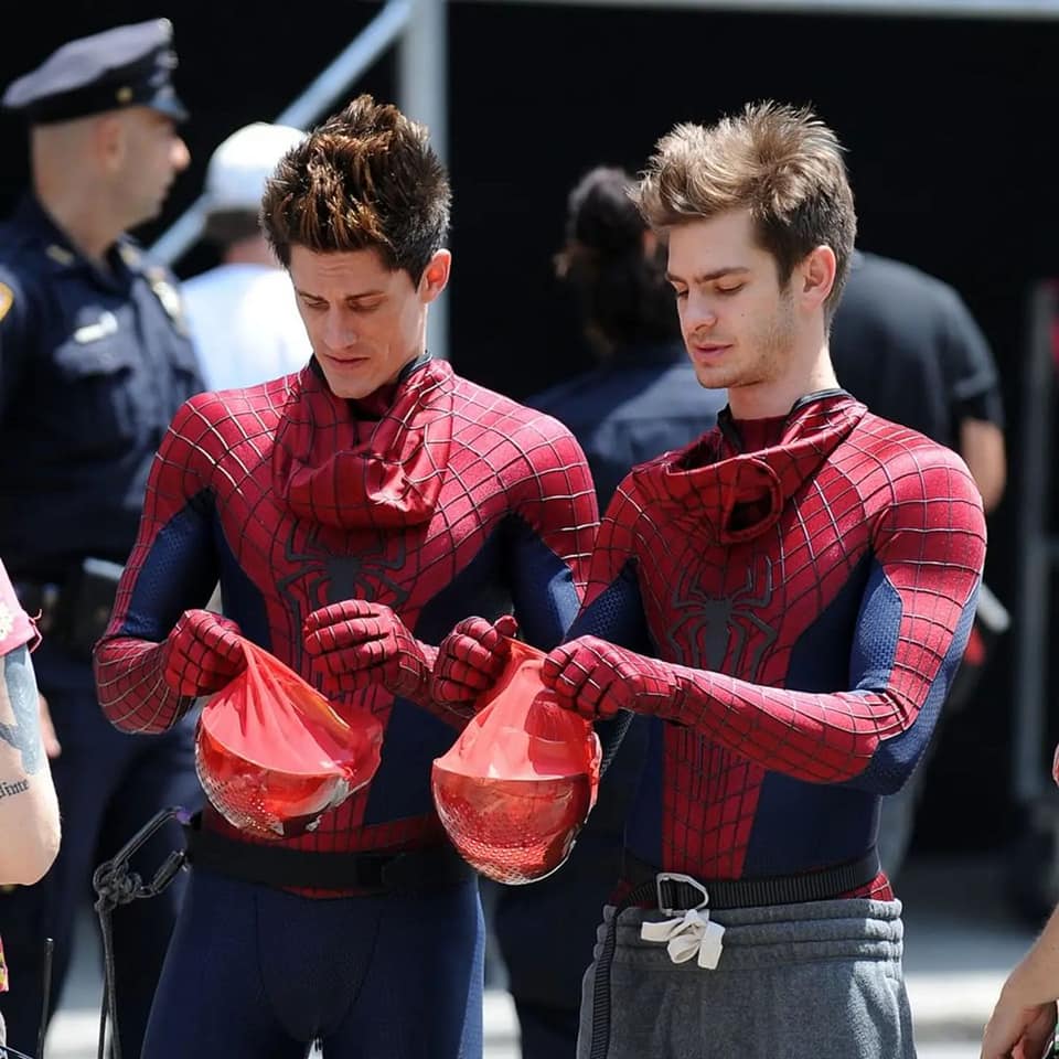 Οι Spideys και οι κασκαντέρ τους Ποιος είναι ο αγαπημένος σας #SpiderMan;... 1