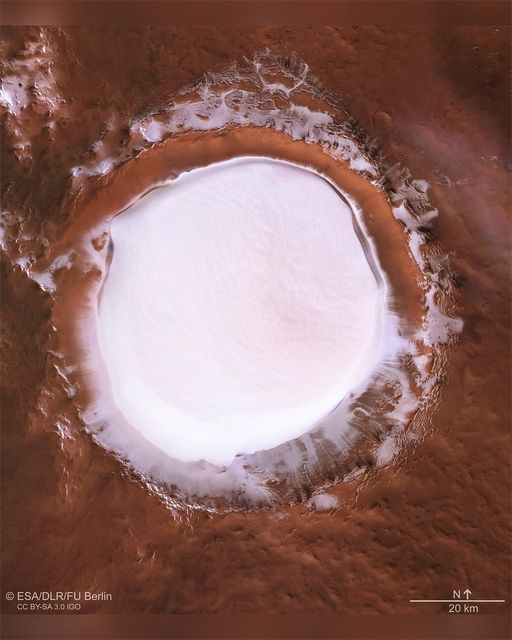 Ο κρατήρας Korolev, στον βόρειο πόλο του πλανήτη Άρη. 1