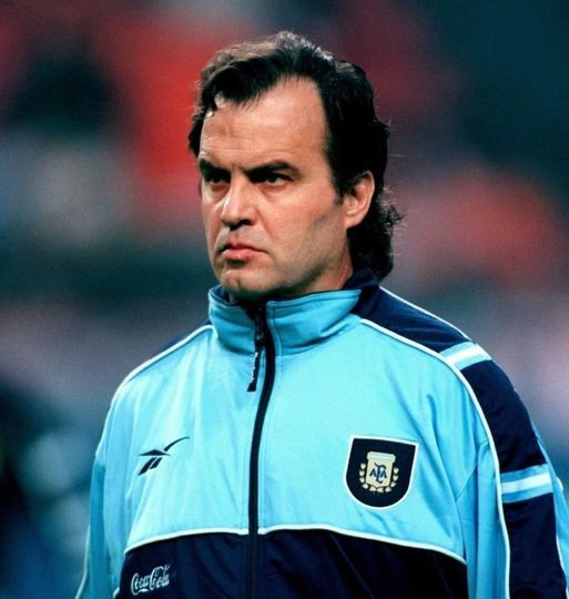 Το 1992 όταν ο Μπιέλσα ήταν προπονητής της Νιούελς, έχασε με 6-0 σε έναν αγώνα.... 1