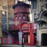 Το αυθεντικό Moulin Rouge το χρόνο πριν καεί, Παρίσι, Γαλλία, 1914....