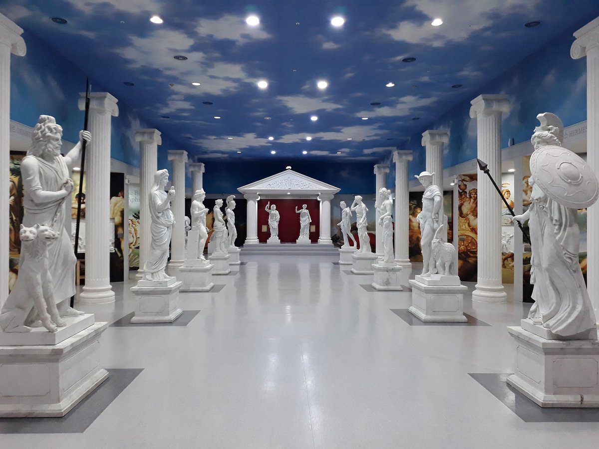 Υπάρχει ένα Μουσείο Ελληνικής Μυθολογίας στο νησί Jeju, στη Νότια Κορέα. 1